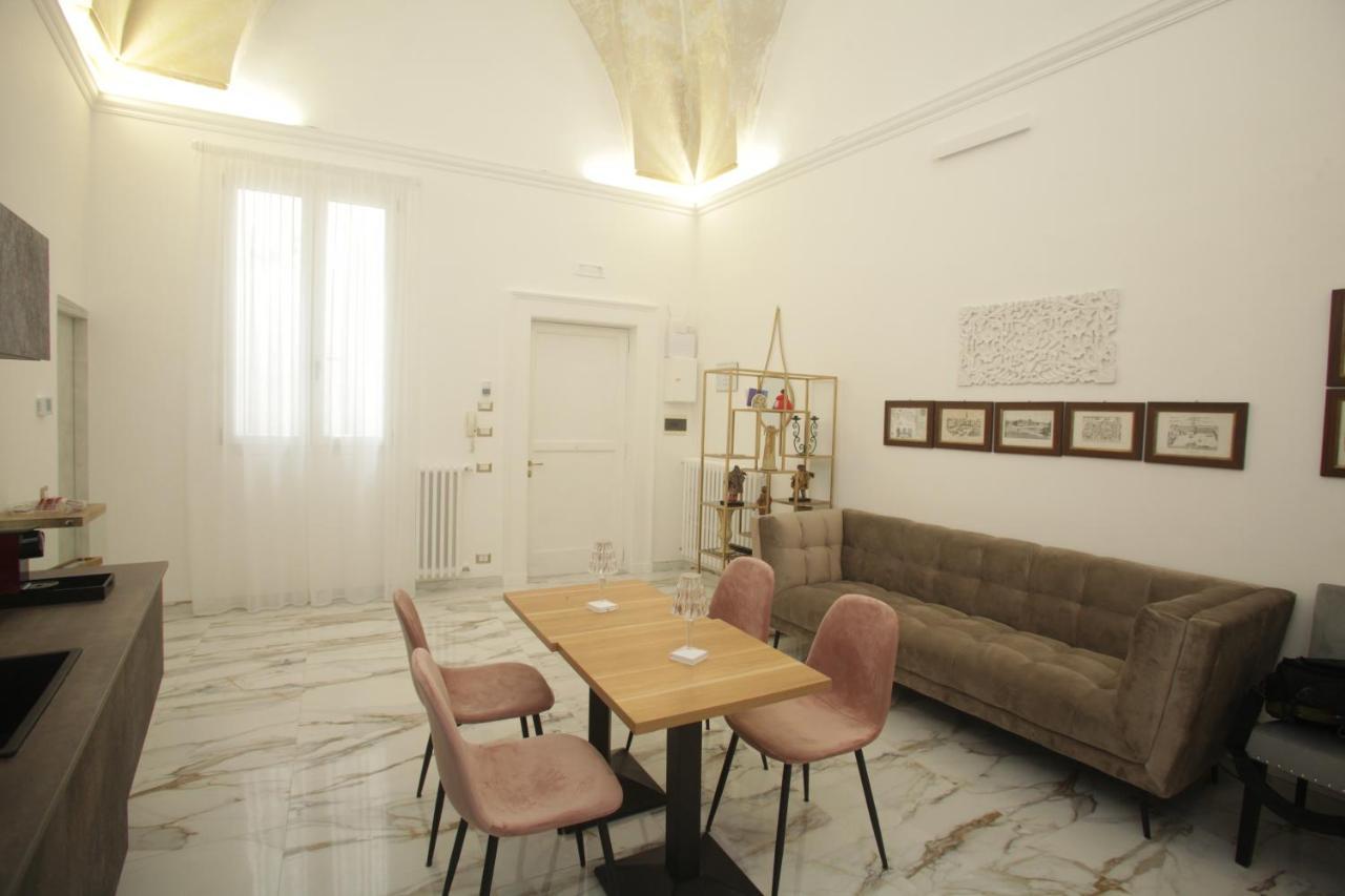 La Dimora Di Re Idomeneo Bed & Breakfast Lecce Exterior photo