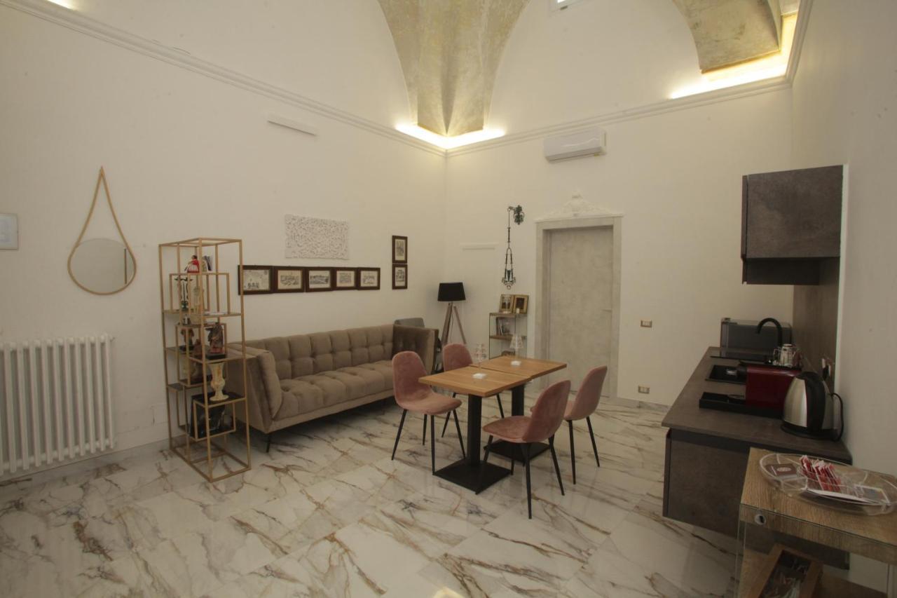 La Dimora Di Re Idomeneo Bed & Breakfast Lecce Exterior photo