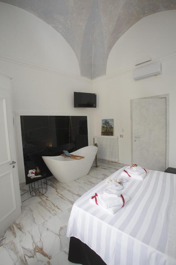La Dimora Di Re Idomeneo Bed & Breakfast Lecce Exterior photo