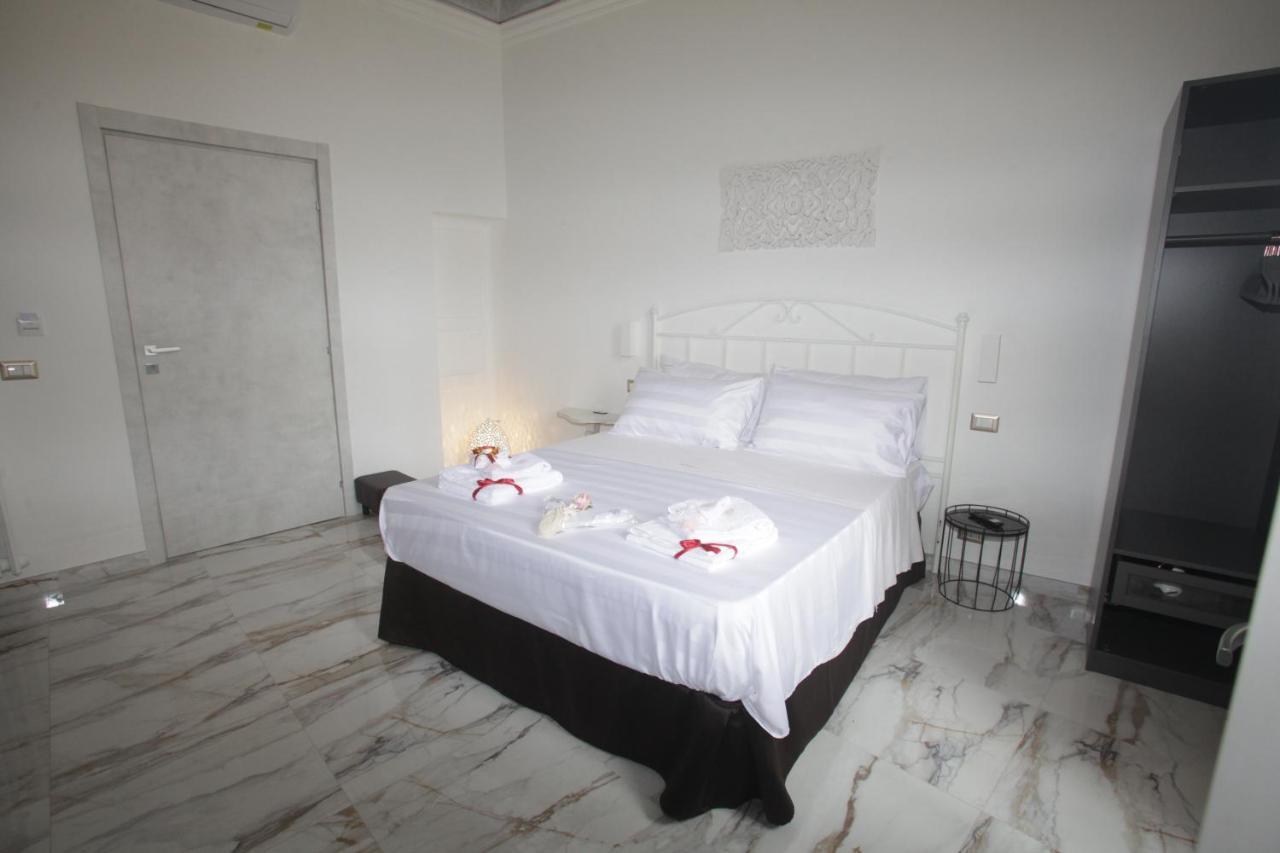 La Dimora Di Re Idomeneo Bed & Breakfast Lecce Exterior photo