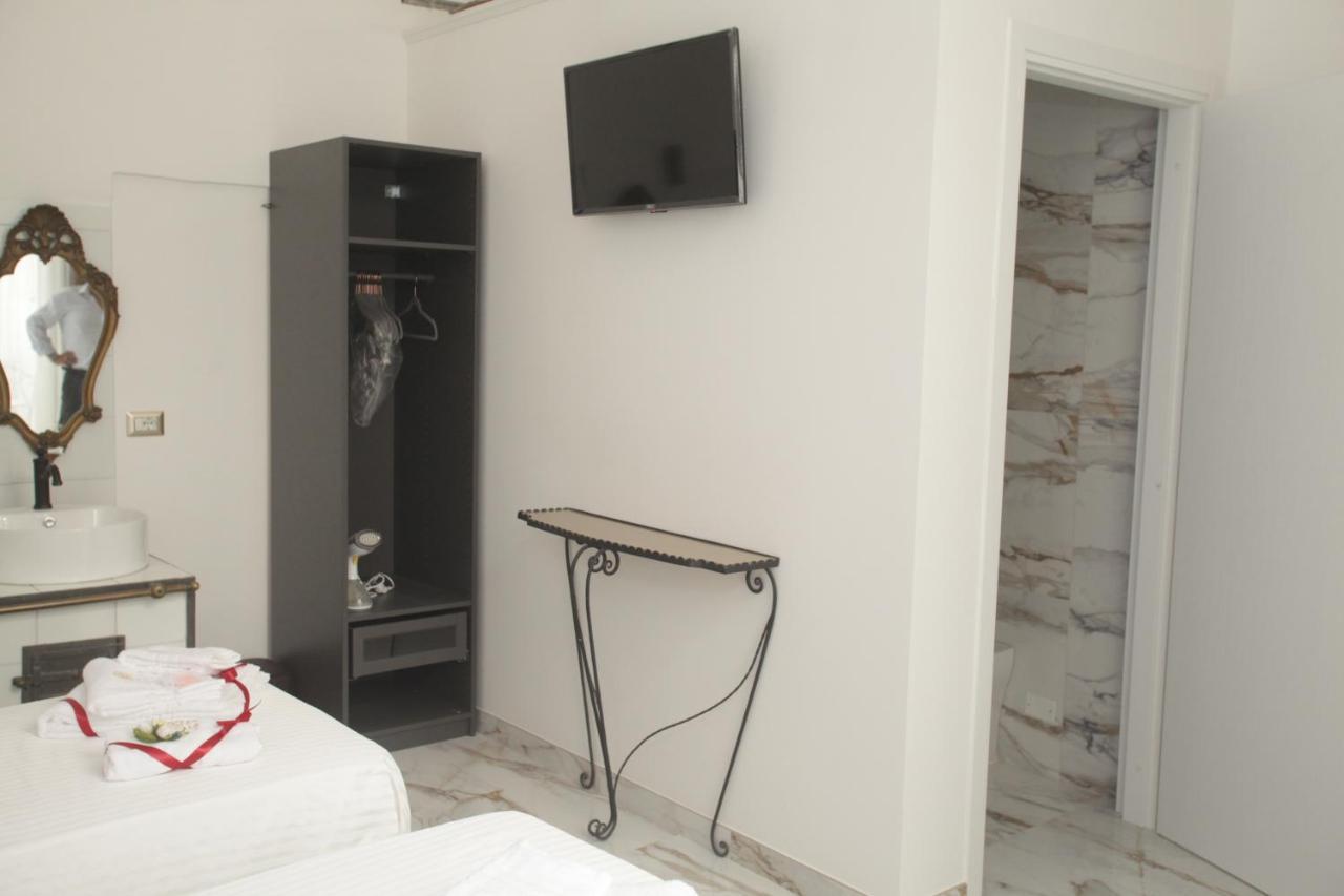 La Dimora Di Re Idomeneo Bed & Breakfast Lecce Exterior photo