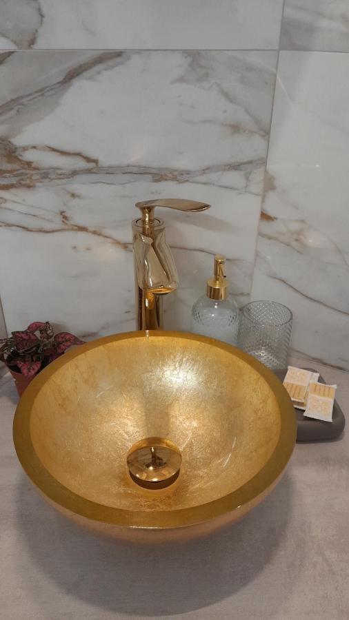 La Dimora Di Re Idomeneo Bed & Breakfast Lecce Exterior photo
