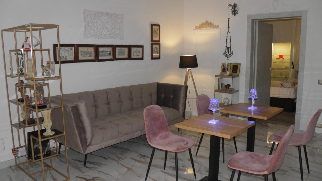 La Dimora Di Re Idomeneo Bed & Breakfast Lecce Exterior photo