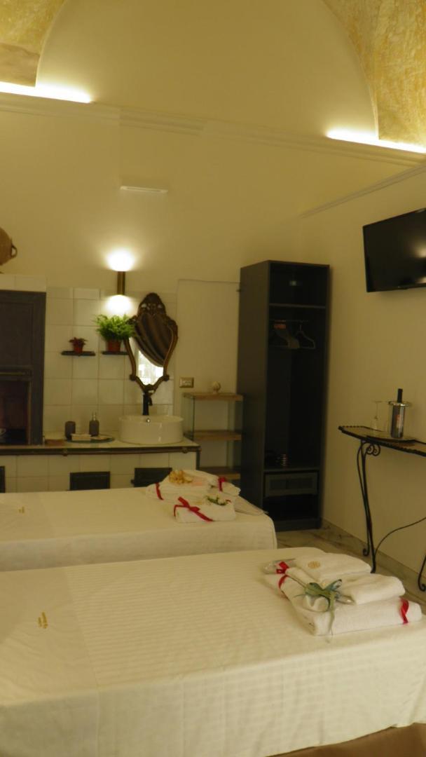 La Dimora Di Re Idomeneo Bed & Breakfast Lecce Exterior photo